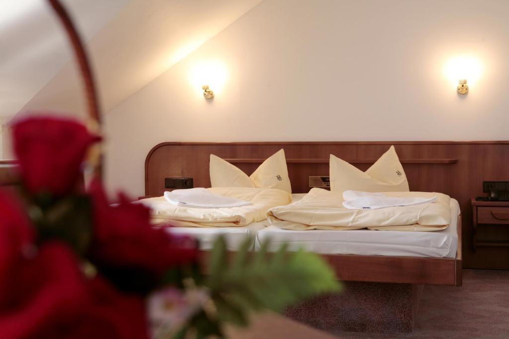 Rennsteighotel Herrnberger Hof Neuhaus am Rennweg Room photo